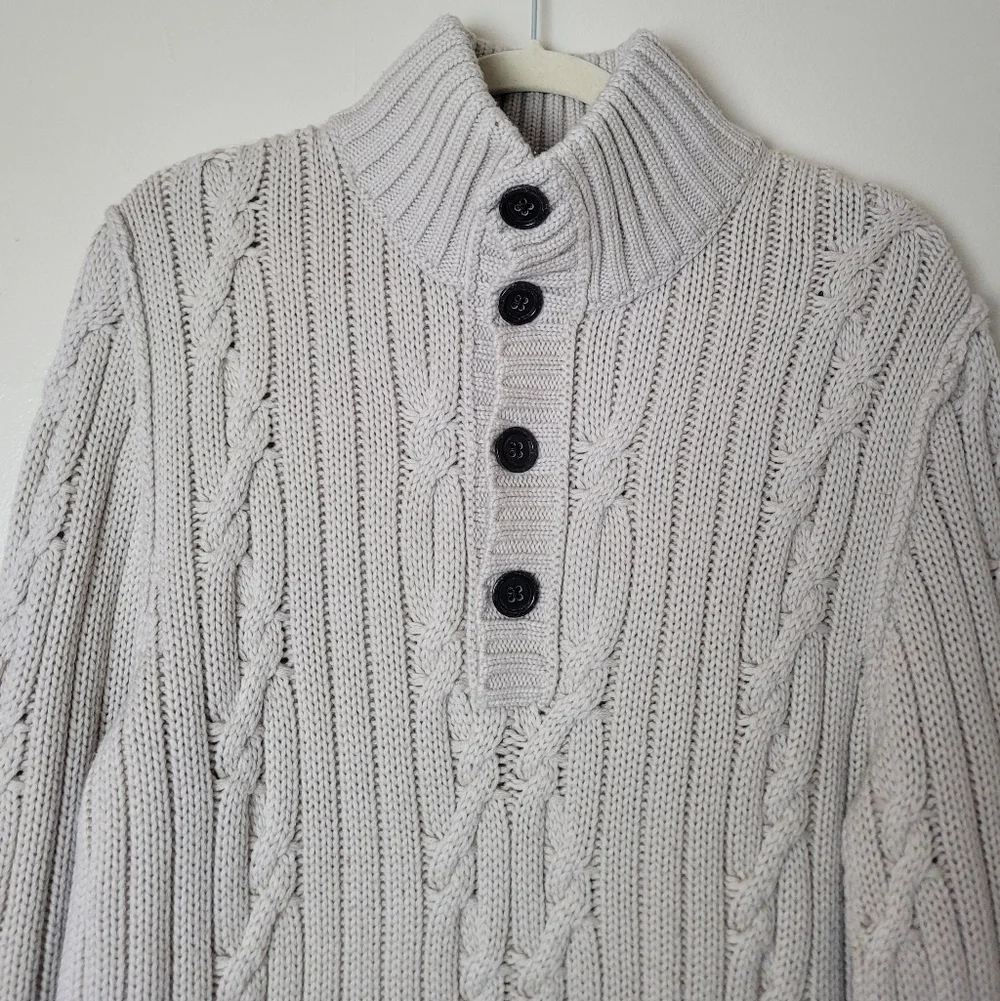 Vintage Banana Republic Extra Fine Merino‎ Wool Cable Knit Sweater